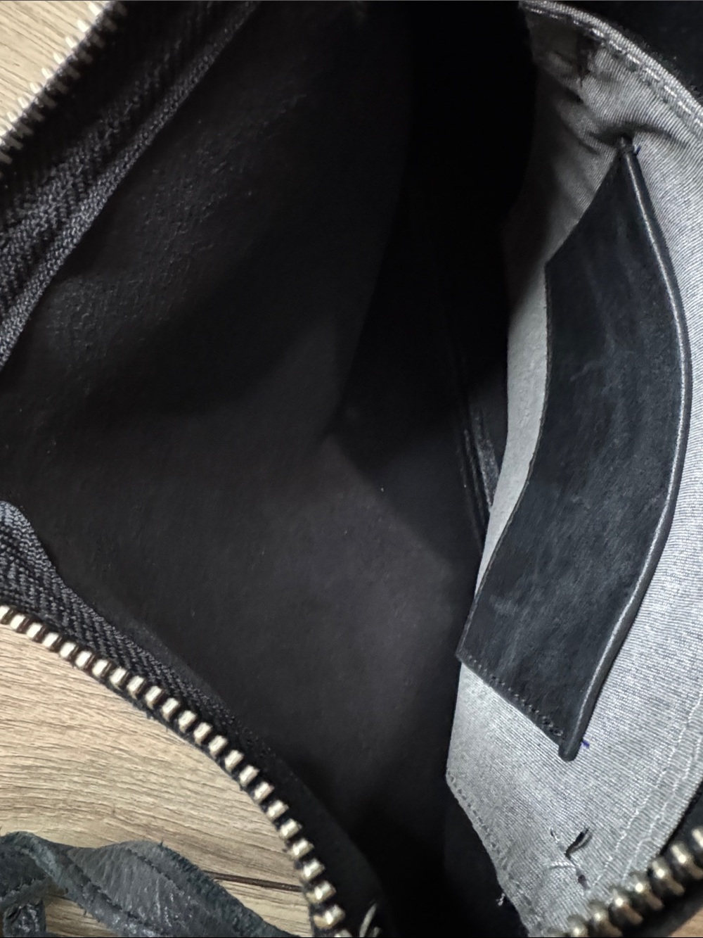 Roots Black Leather Crossbody with Front Zip Pocket - Picture 9 of 9